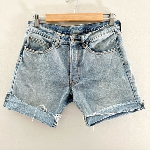 JOHN GALT | Brandy Melville Light Wash Raw Hem Cutoff Denim Button Fly Shorts M - Picture 2 of 5